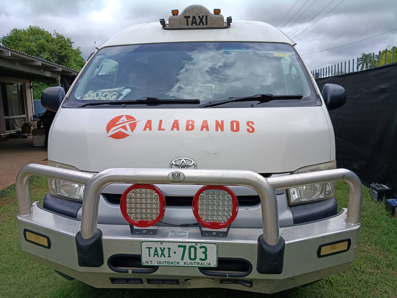 Alabanos Taxi front view